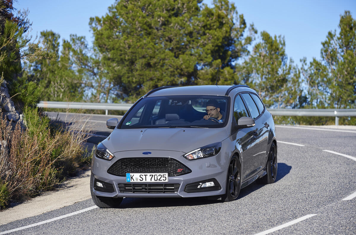 2015 Ford Focus 2 0 Tdci 185 St Review Review Autocar