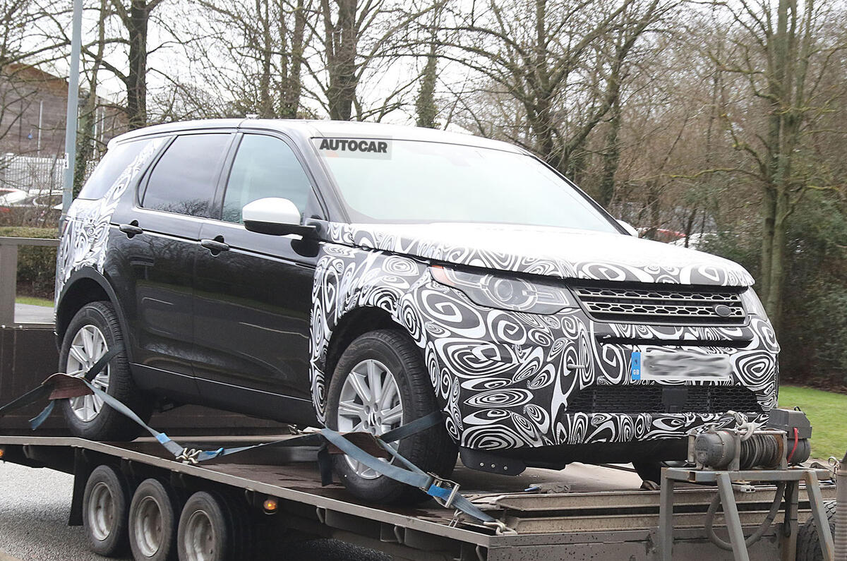 2018 Land Rover Discovery Sport facelift in development ...