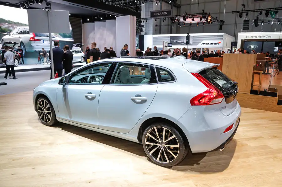 Volvo v40 2016