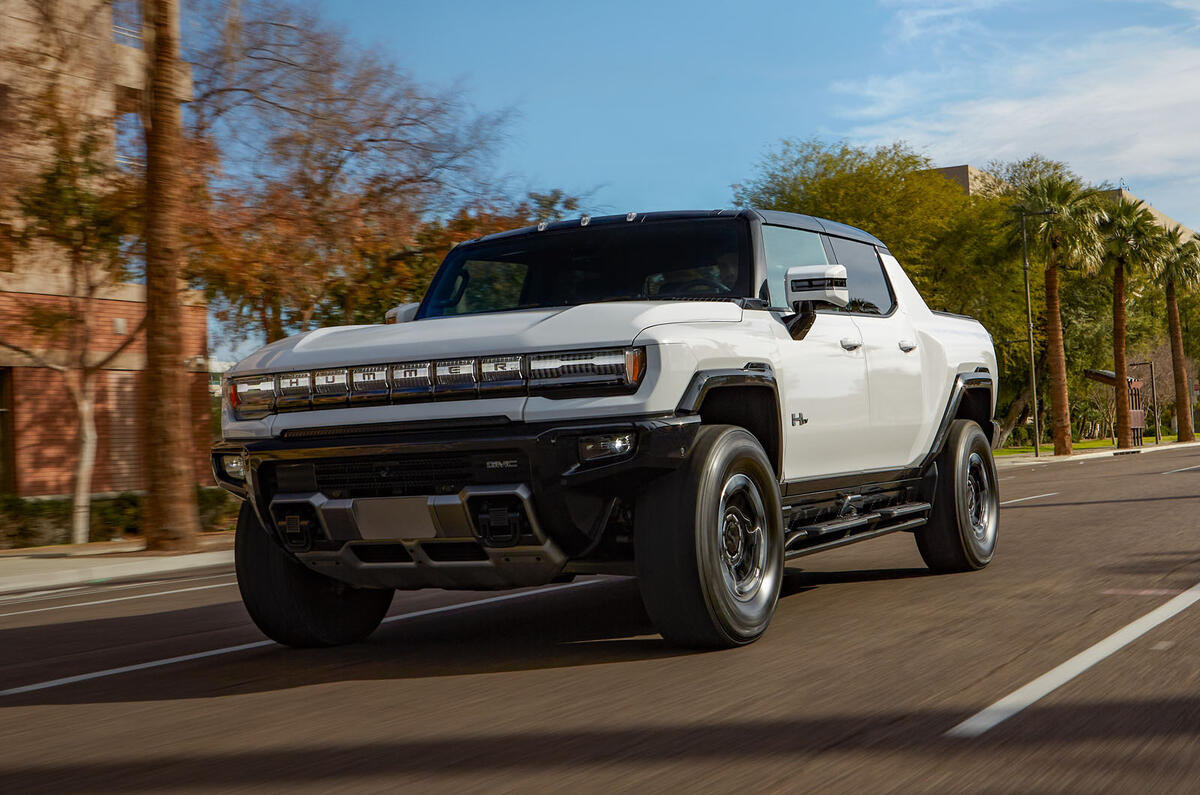 GMC Hummer EV 2023 front quarter tracking