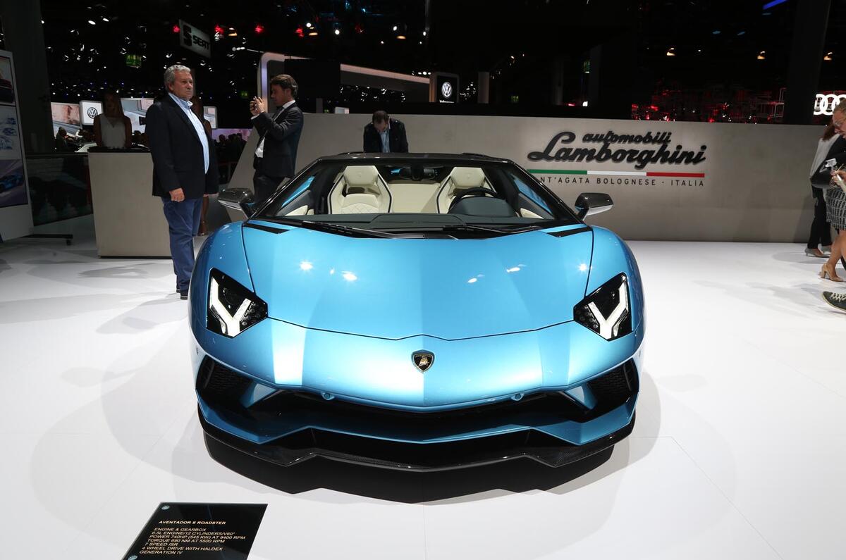 Lamborghini Aventador S Roadster Launched As 217mph Drop