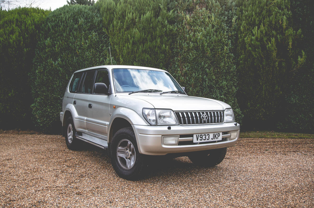 2000 Toyota Land Cruiser front 3/4