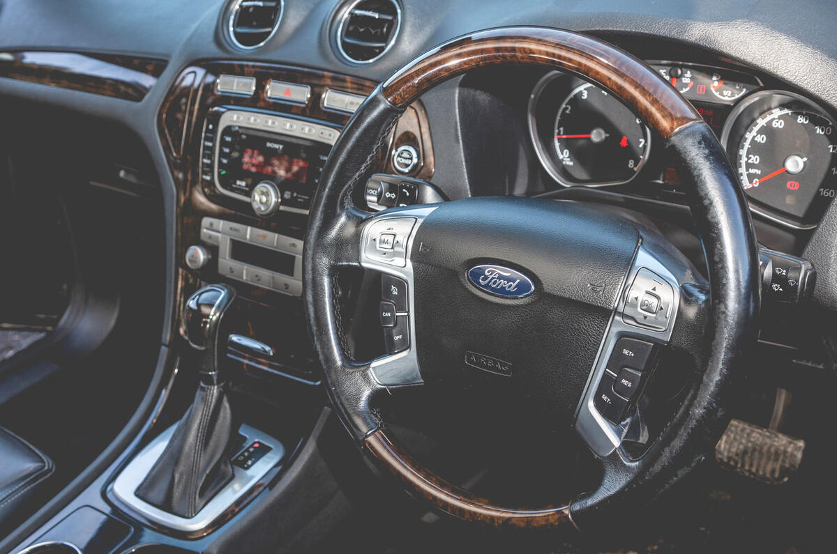 2008 Ford Mondeo steering wheel