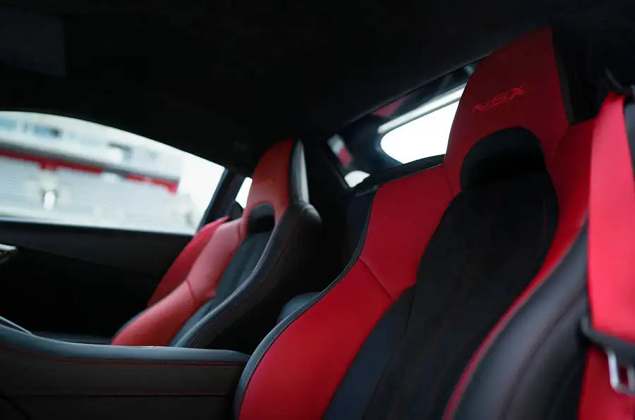 Sièges de la Honda NSX Type S