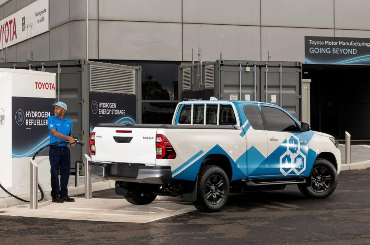 Toyota Hilux FCEV filling up