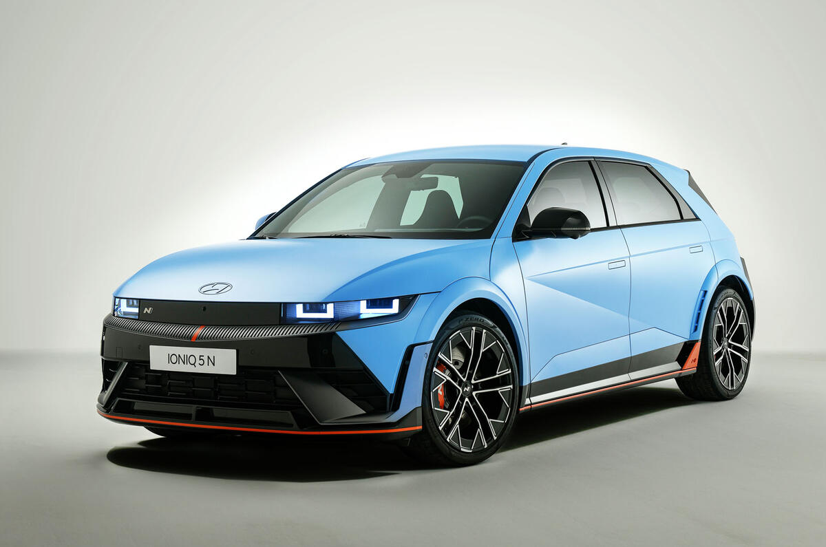 Hyundai Ioniq 5 N 2023 front quarter w background