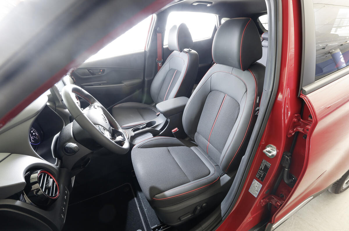 Hyundai Kona 1 0 T Gdi Premium Se 2017 Review Autocar