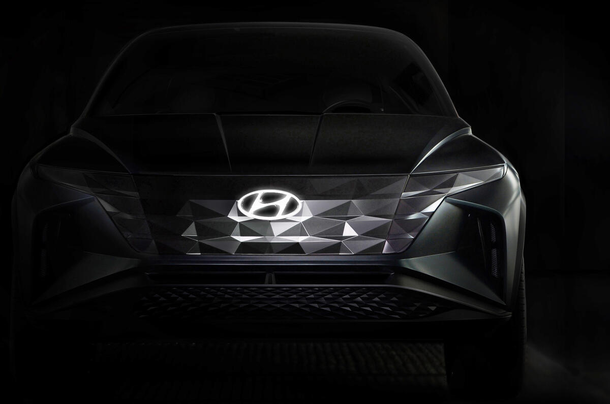 Hyundai Previews Plug In Hybrid Suv Concept Ahead Of La Motor Show