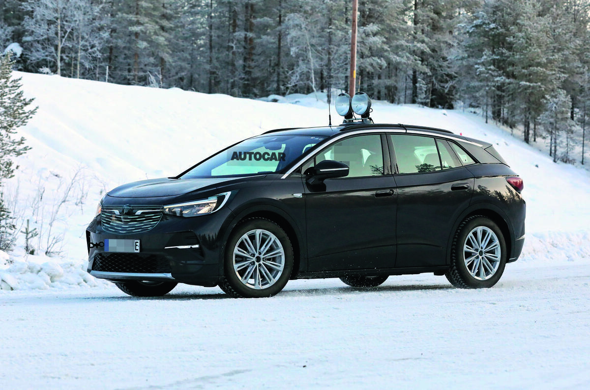 2021 Volkswagen ID 4 spy shot - cornering front