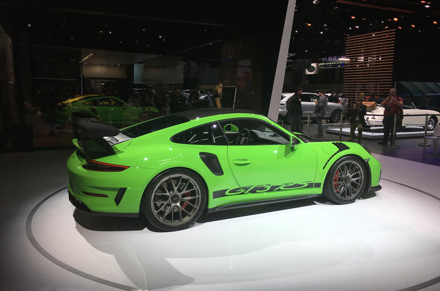 2018 Porsche 911 Gt3 Rs Weissach Pack Revealed With 29kg
