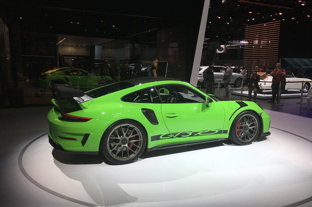 2018 Porsche 911 Gt3 Rs Weissach Pack Revealed With 29kg Weight