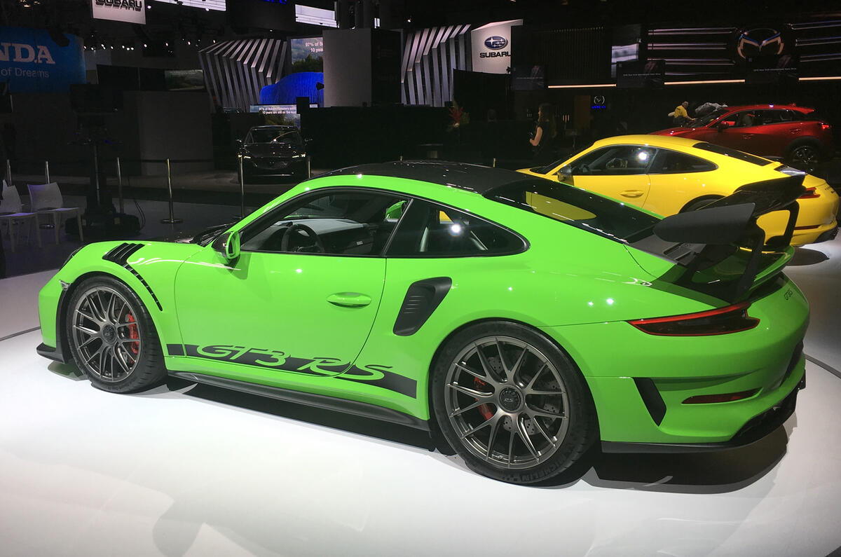 2018 Porsche 911 Gt3 Rs Weissach Pack Revealed With 29kg Weight