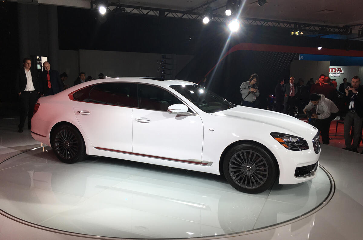 New Kia K900 Us Flagship Demonstrates Upcoming Tech Autocar