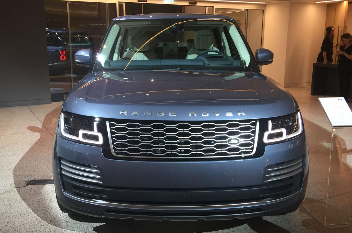 Range Rover Facelift Brings All New P400e Plug In Hybrid Variant