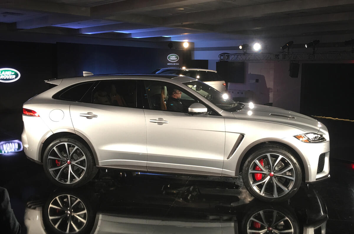 542bhp Jaguar F Pace Svr Squares Up To Porsche Macan Turbo Autocar 542bhp Jaguar F Pace Svr Squares Up To Porsche Macan Turbo Autocar