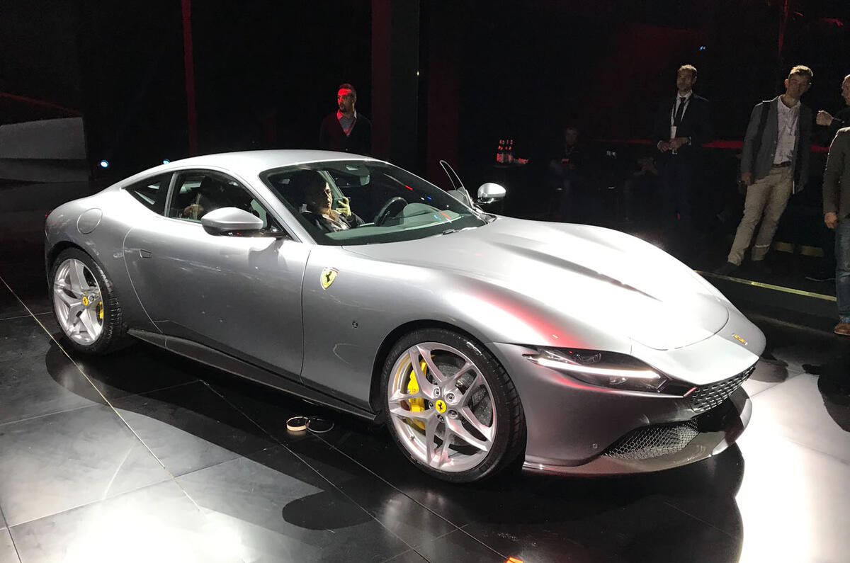 Ferrari roma цвета