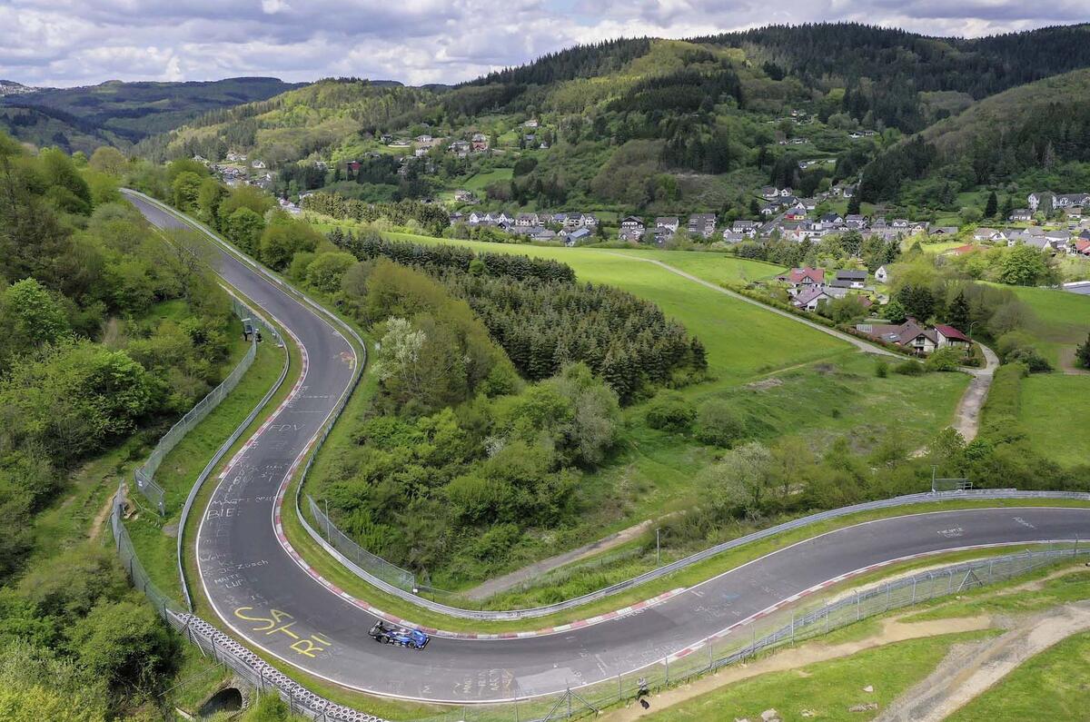 Autocar watches Volkswagen break the Nurburgring electric lap record
