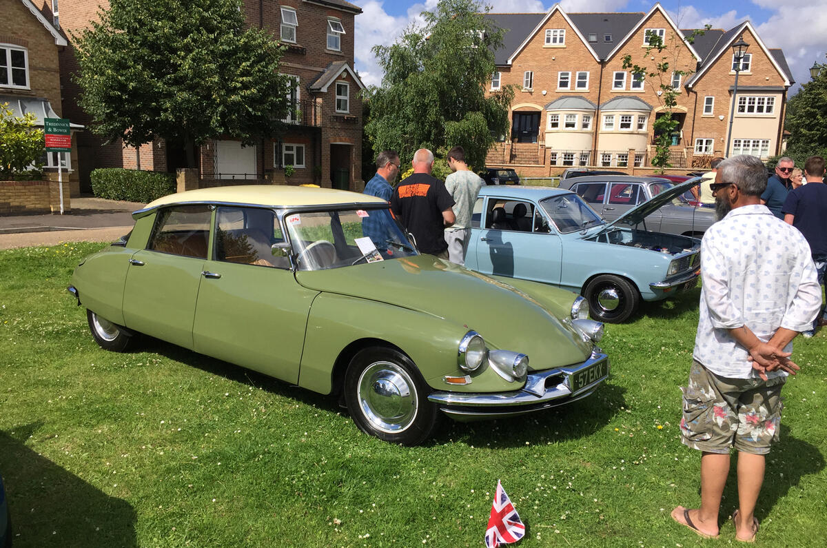 Hampton Village Classic Car Show Citroen DS