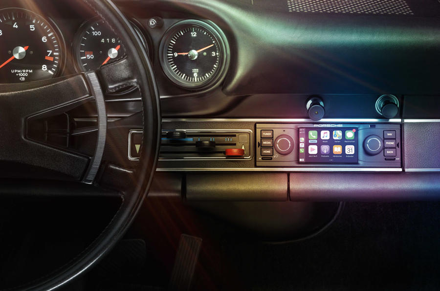 CarPlay in your classic Porsche, just what you needed
