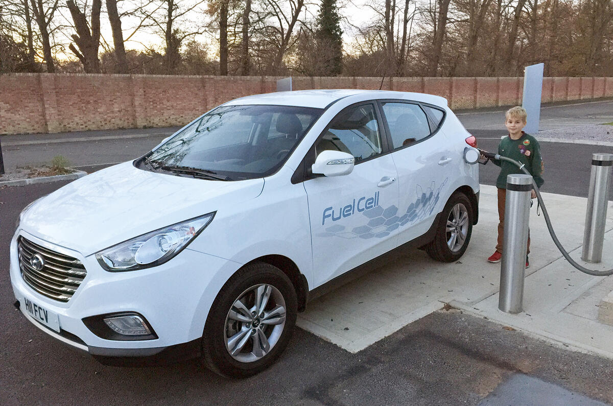 Hyundai ix35 Fuel Cell Highlights - Find a Car