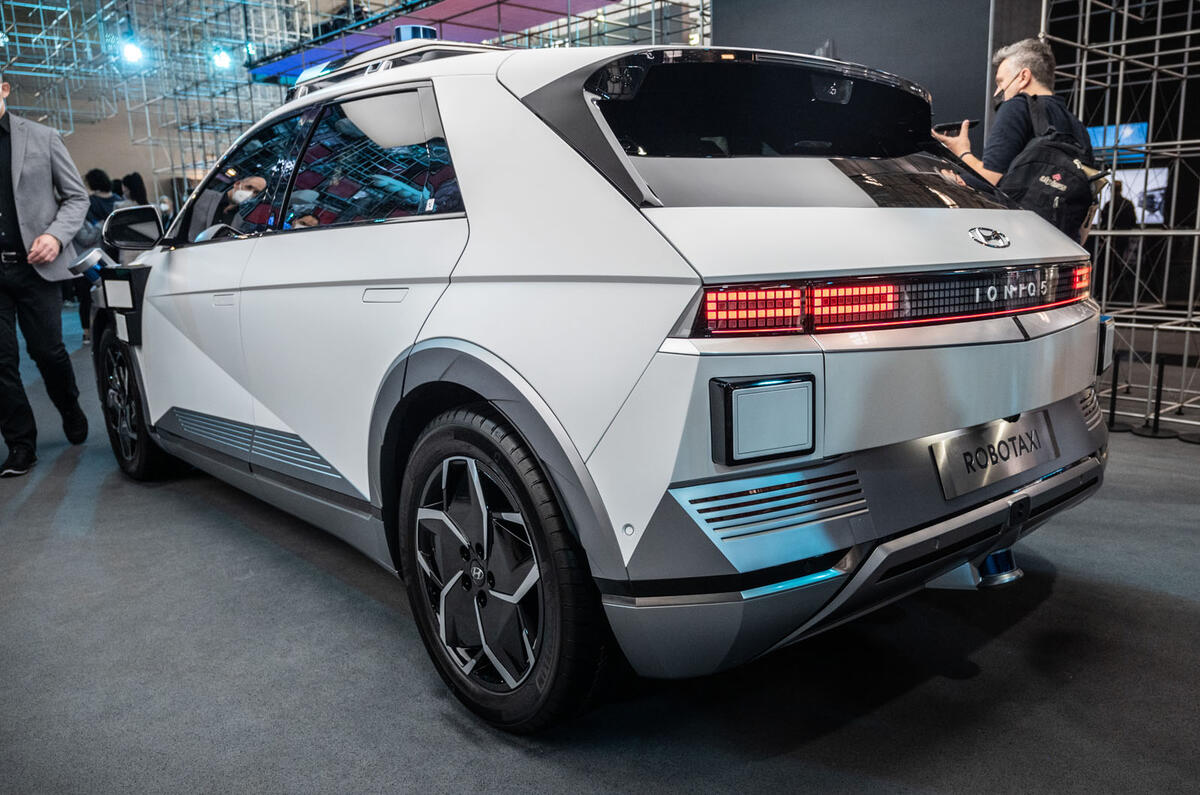 Hyundai reveals selfdriving Ioniq 5 'robotaxi' Autocar