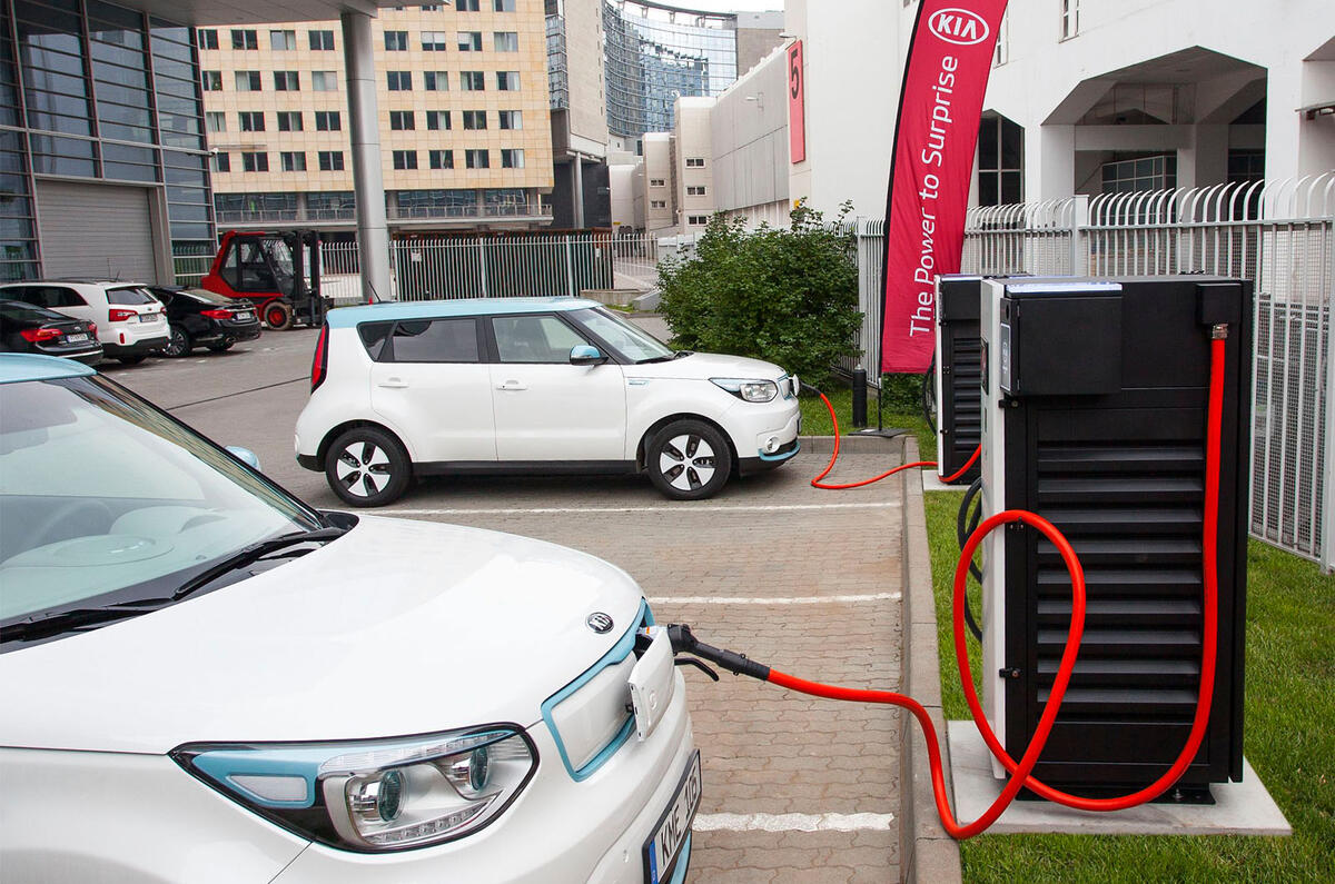 Hyundai Ioniq Volkswagen E Golf Bmw I3 Vs Nissan Leaf Electric Vehicle Group Test Autocar