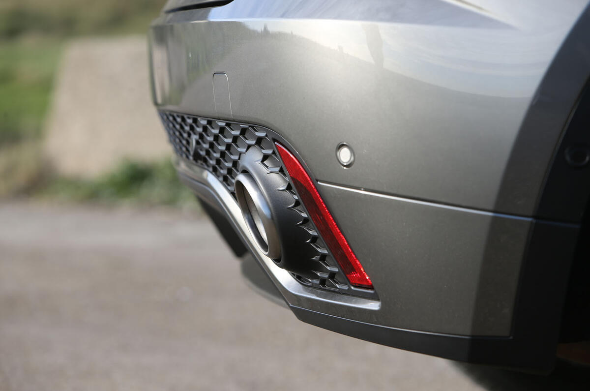 Jaguar E-Pace P300 exhaust trim