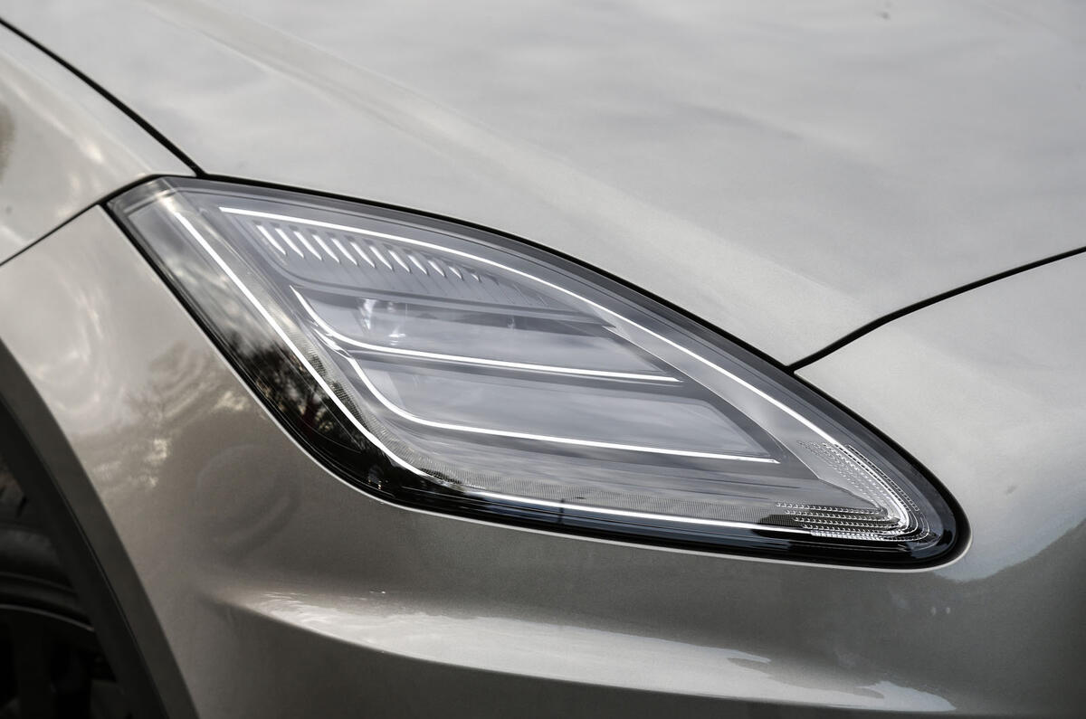 Jaguar E-Pace P300 LED headlights