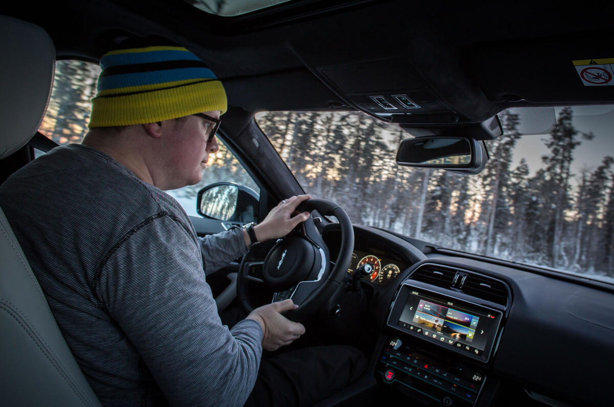 jaguar f pace тест драйв