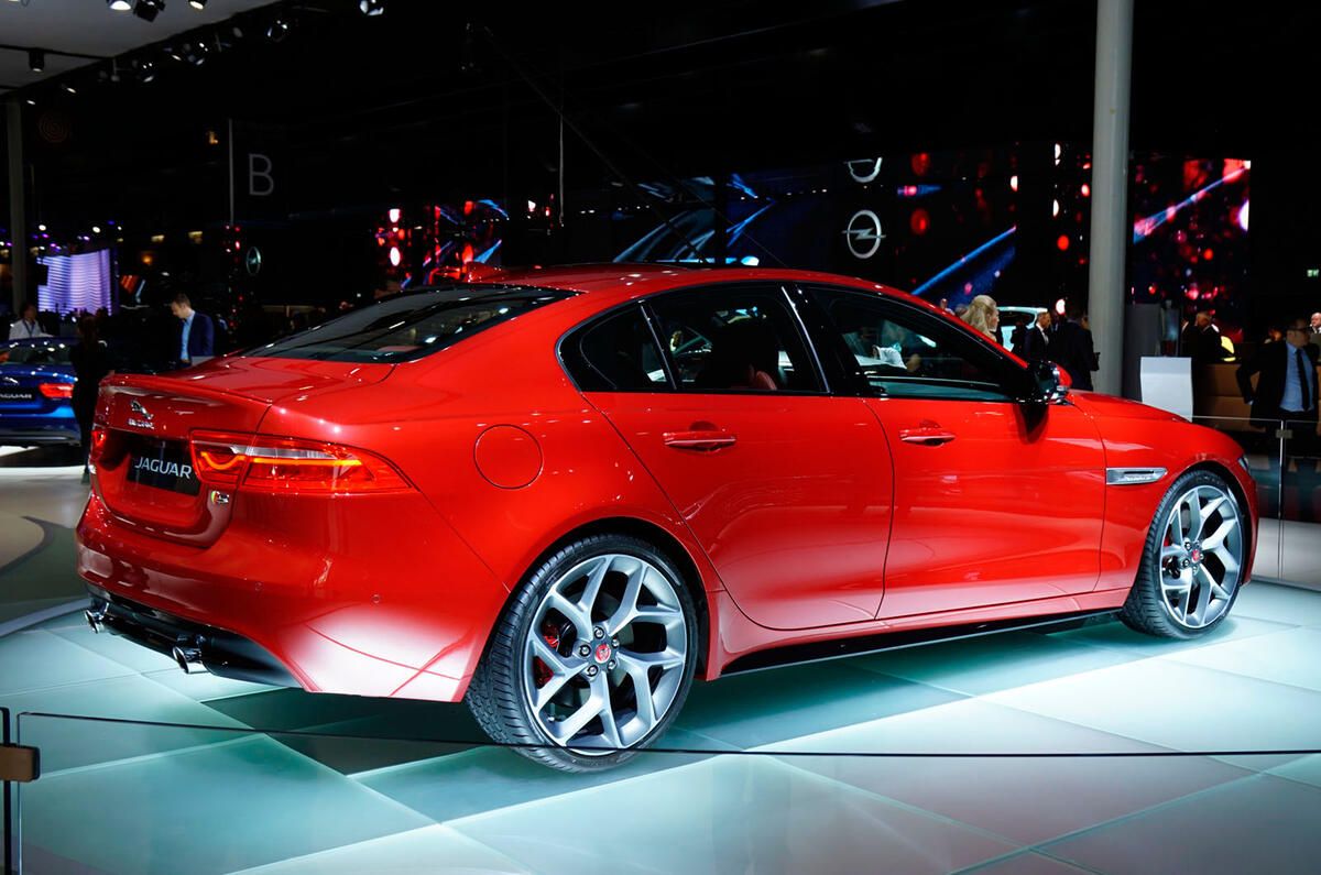 Jaguar xe 2015