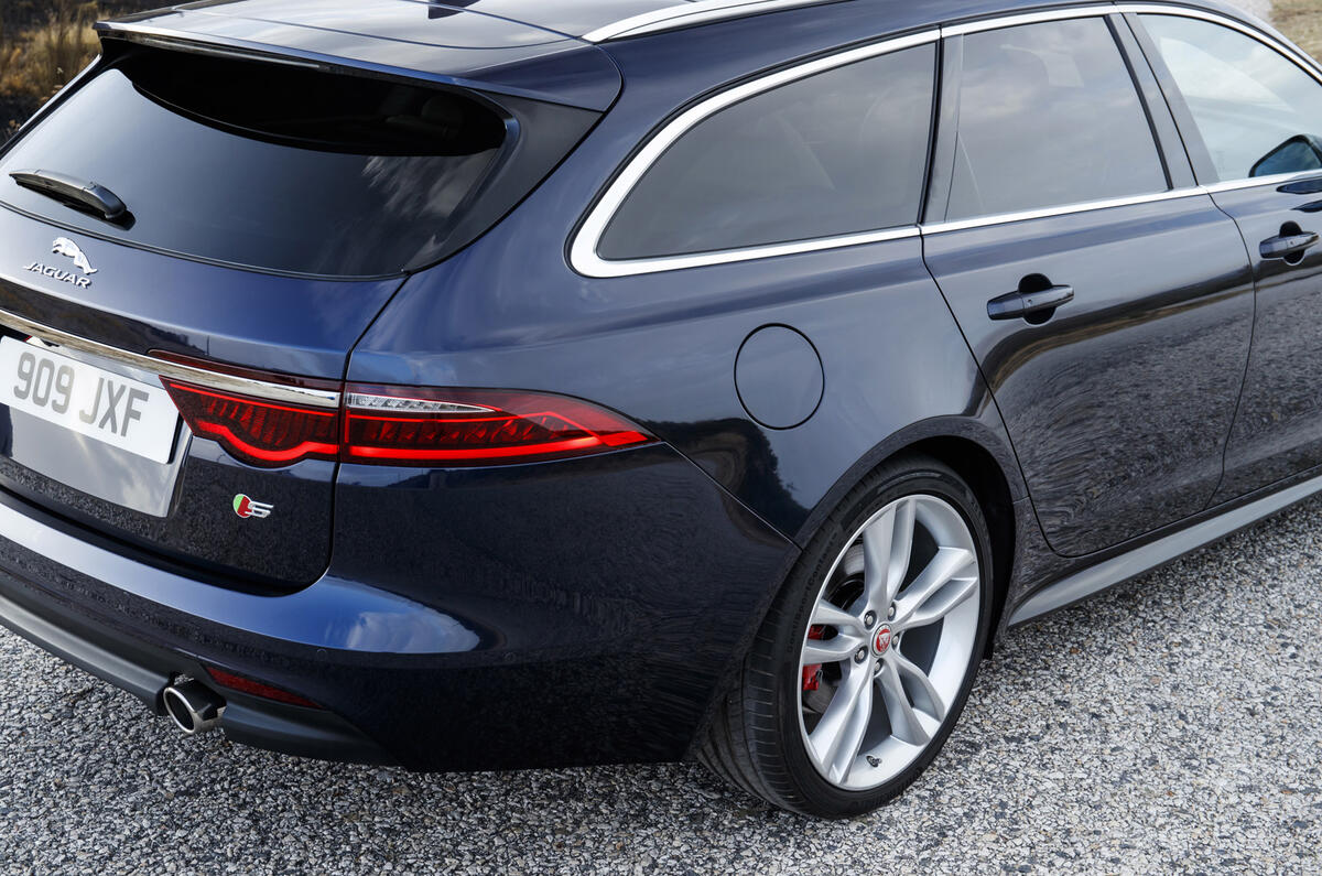 Jaguar Xf Sportbrake Tdv6 2017 Review Autocar
