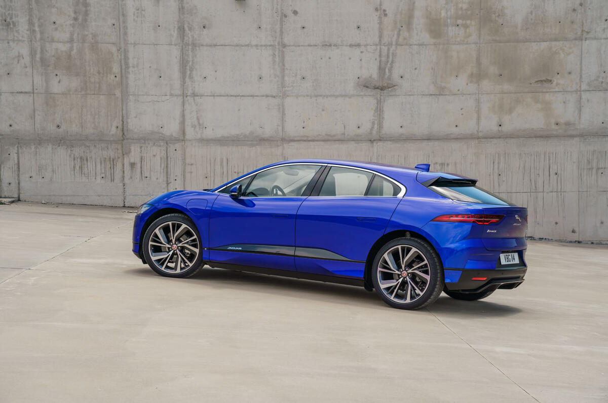 Jaguar 1 PACE S Bleu Césium 148