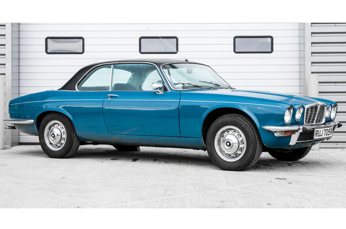 Jaguar XJC - side
