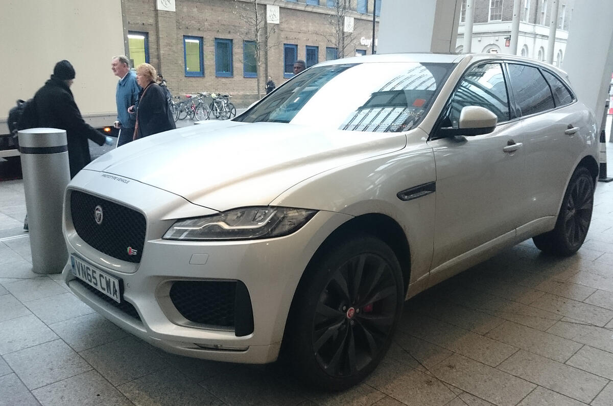 Jaguar F Pace