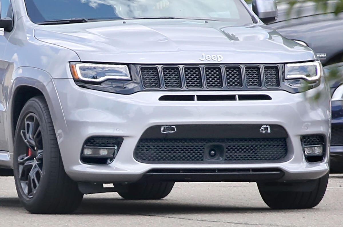 17 Jeep Grand Cherokee Srt Spied Undisguised Autocar 17 Jeep Grand Cherokee Srt Spied Undisguised Autocar