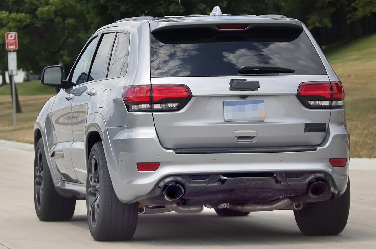 2017 Jeep Grand Cherokee Srt Spied Undisguised Autocar