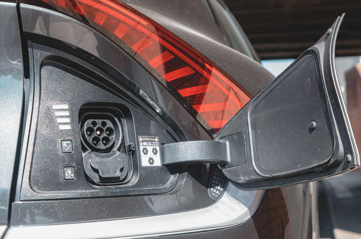 جزئیات پورت شارژ کیا EV6 Air 2022