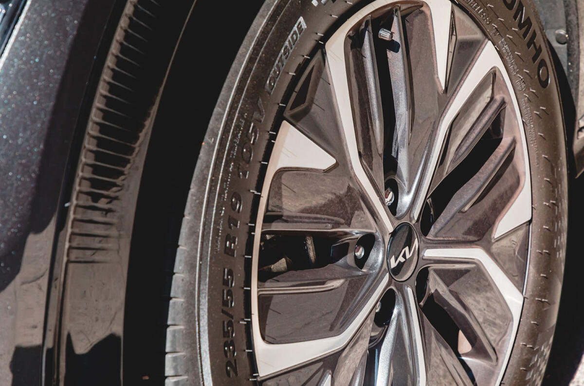 جزئیات چرخ کیا EV6 Air 2022