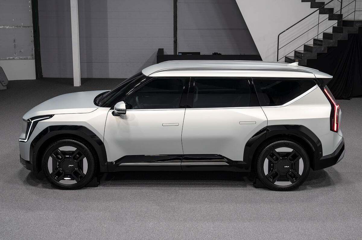 kia-ev9-side-left.jpg