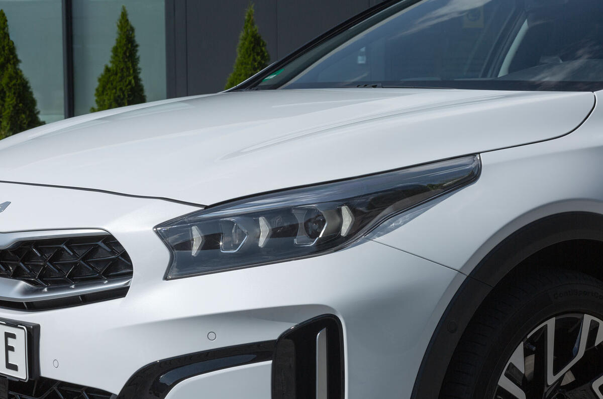 kia xceed pheve 2022006 headlight