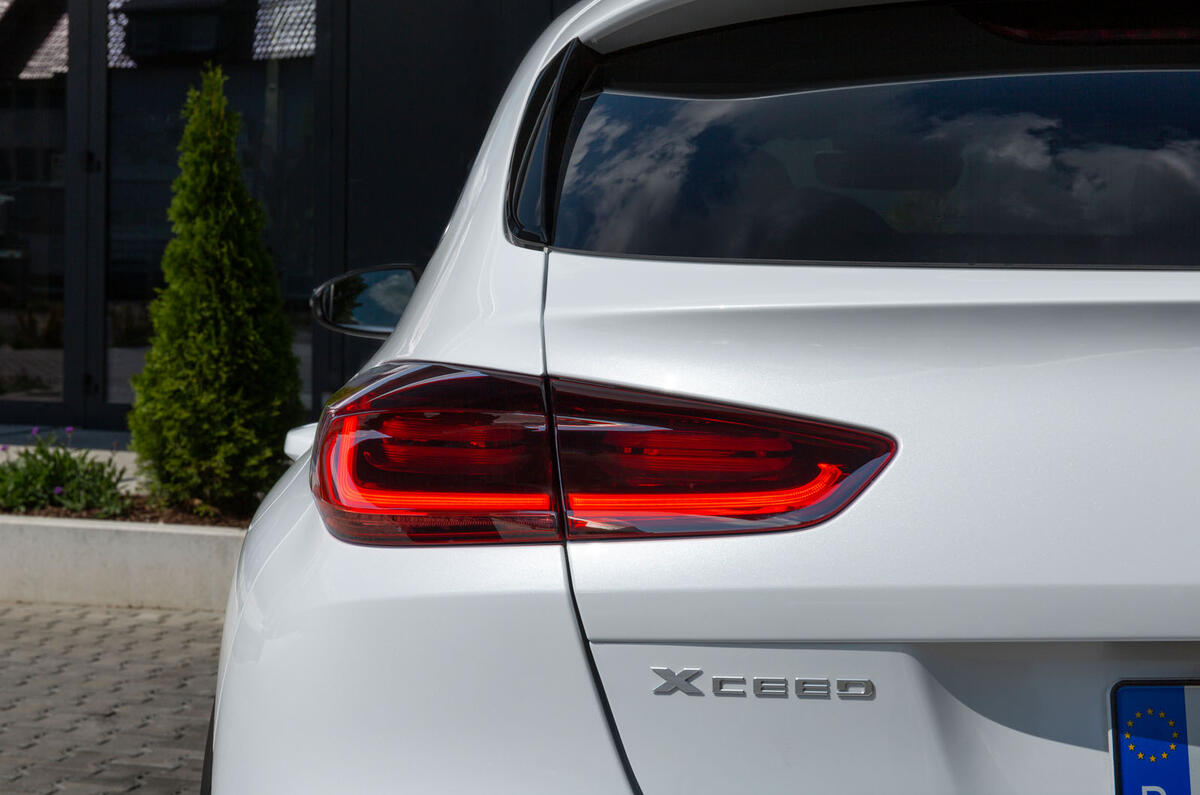 kia xceed pheve 2022008 rear light