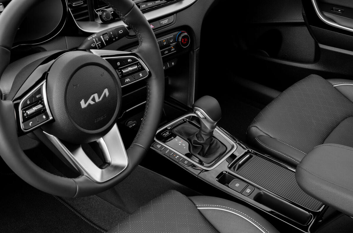 kia xceed pheve 2022010 cabin