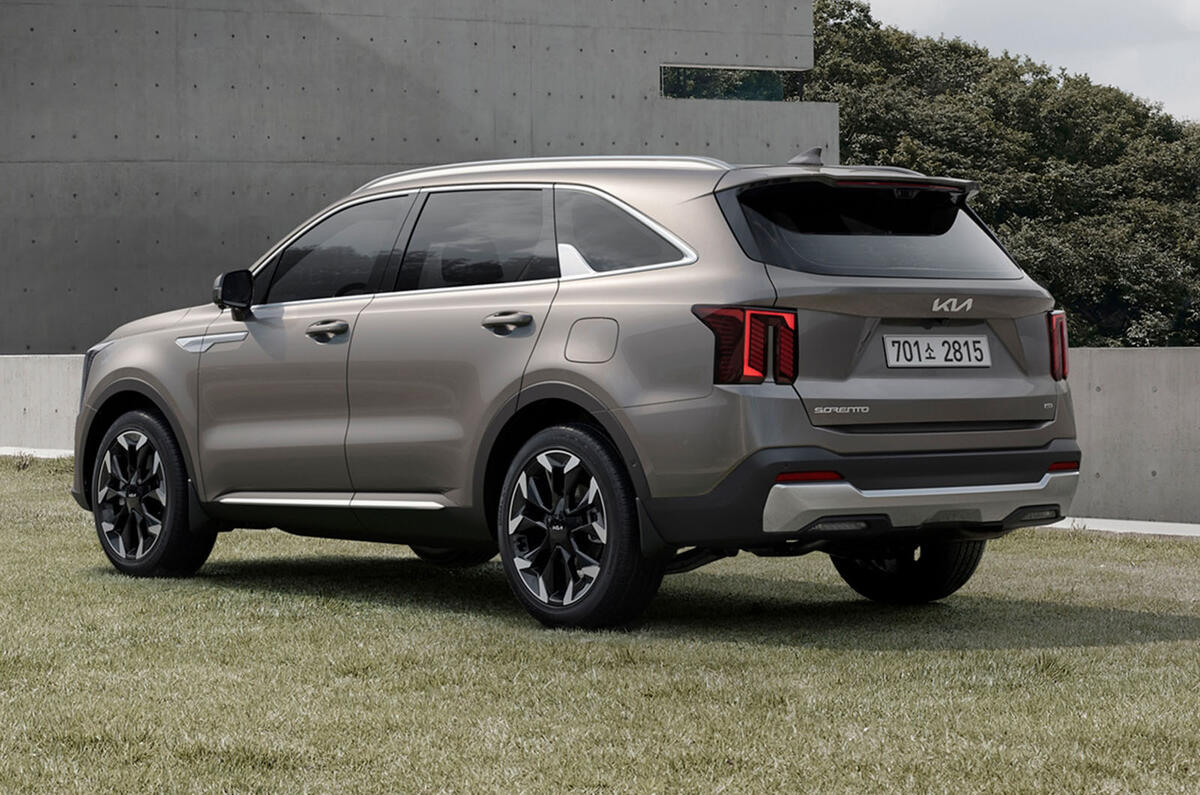 Kia Sorento рестайлинг задней части три четверти