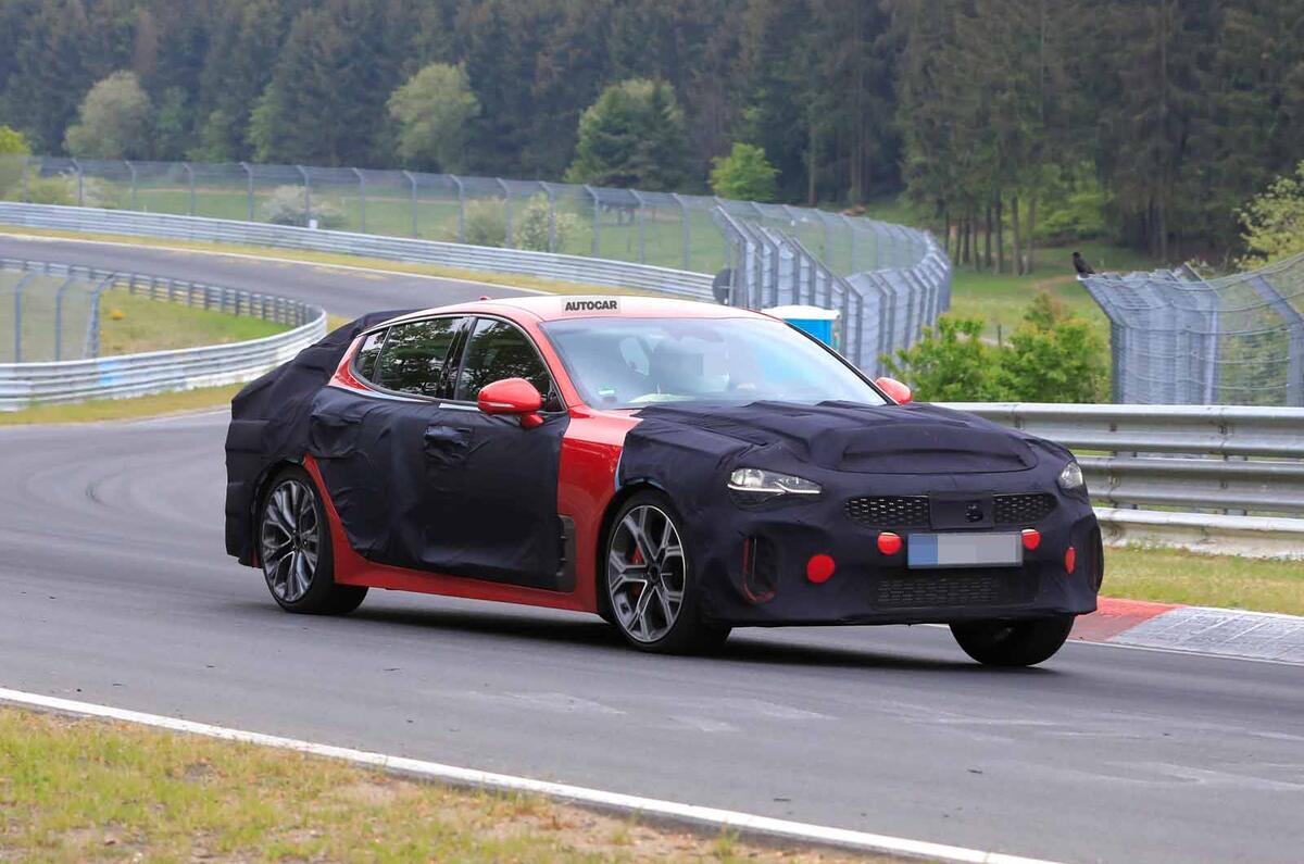 2021 Kia Stinger spyshot frontg side