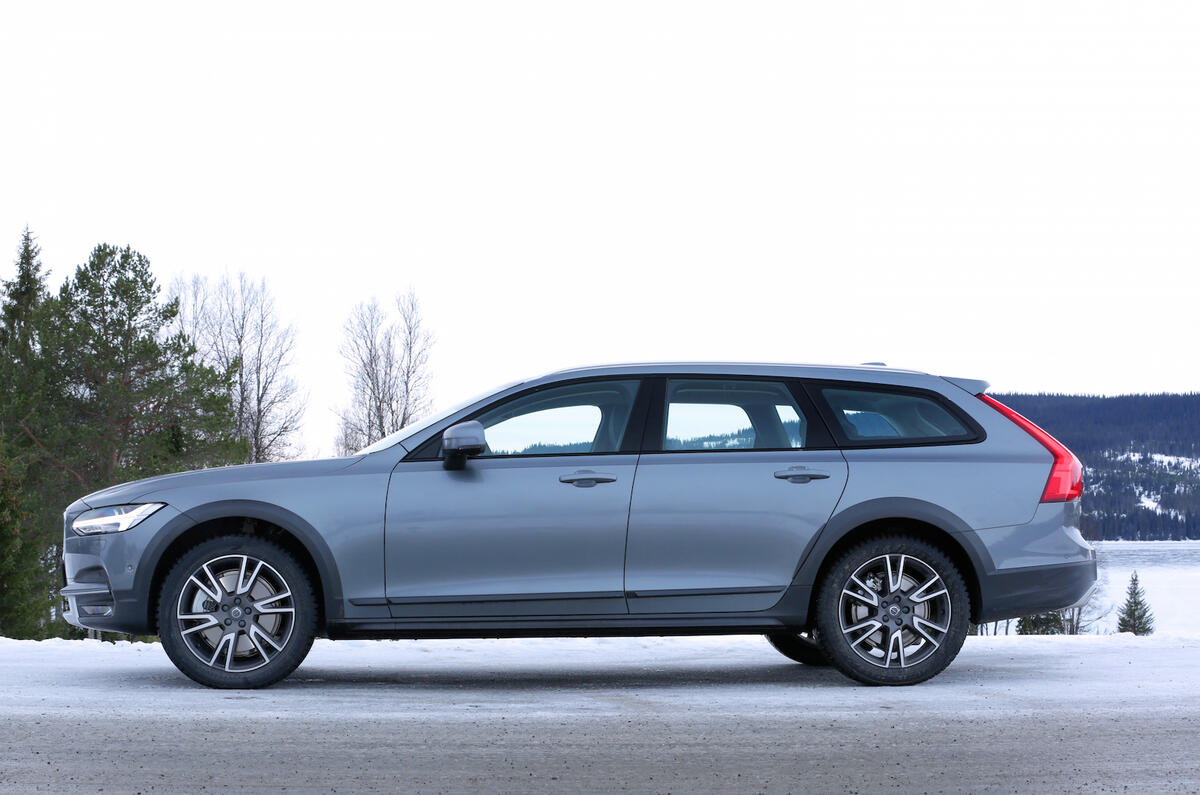 2017 Volvo V90 Cross Country Uk First Drive Review Autocar