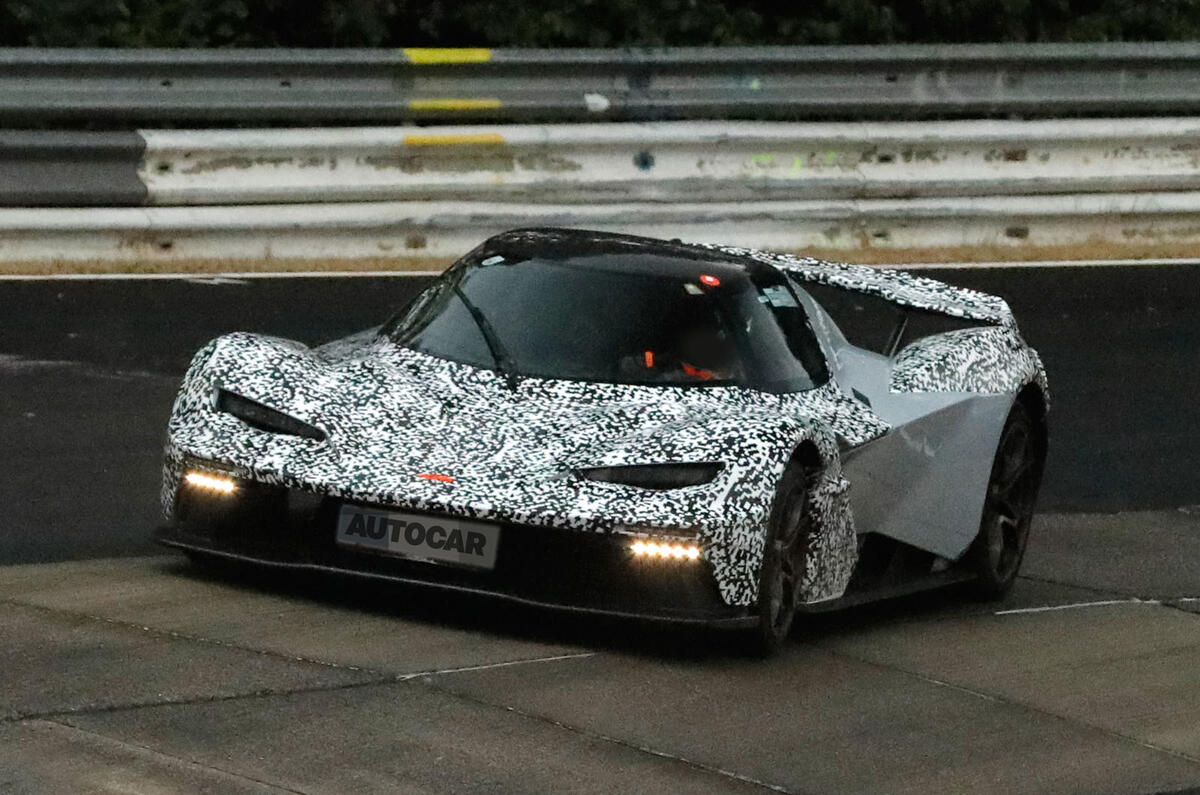 KTM XBow GT2 2022 گوشه ردیابی جلو