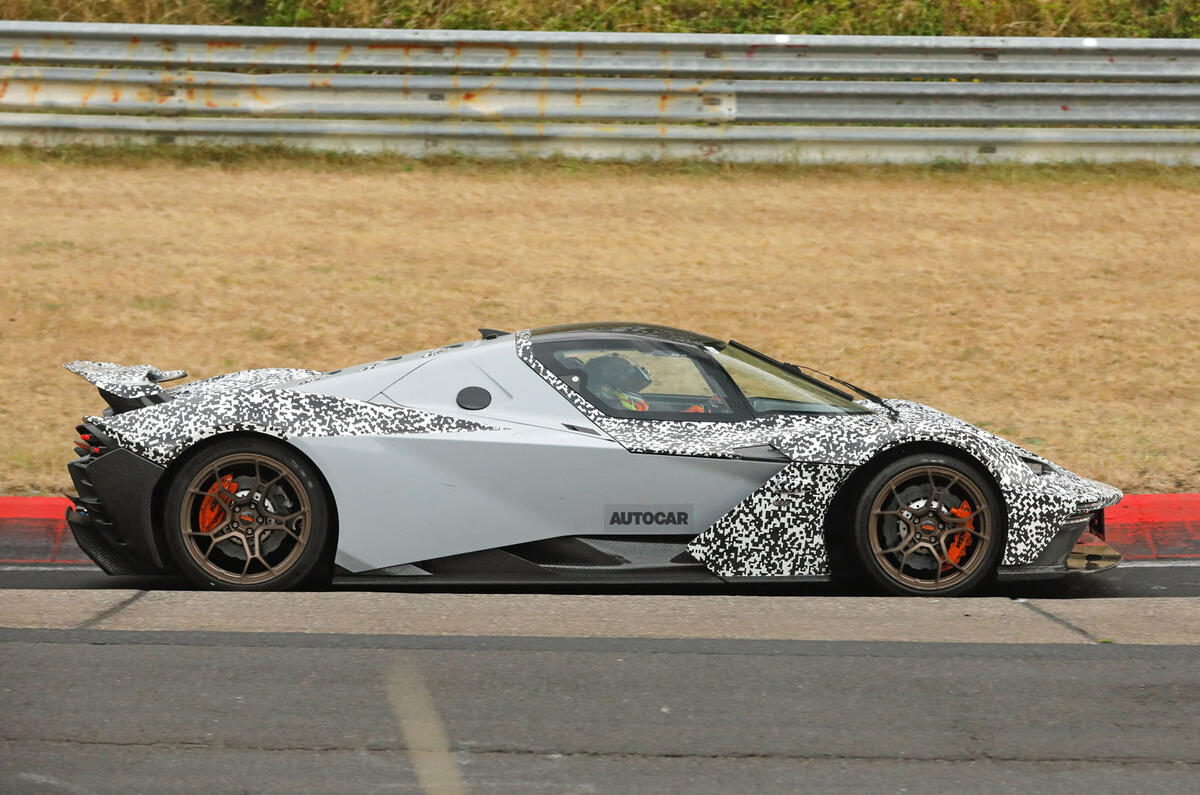 ردیابی جانبی KTM XBow GT2 2022