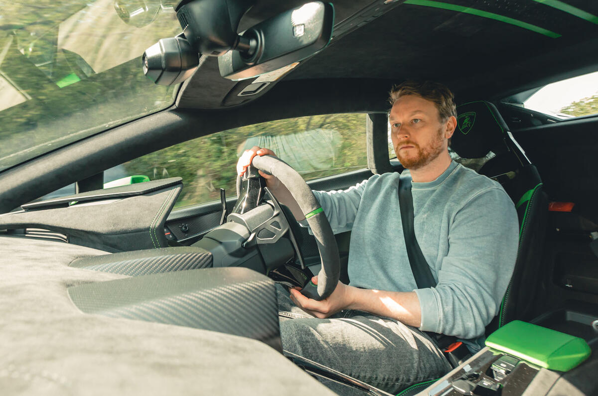 Huracán Tecnica 2023 UK first drive Autocar