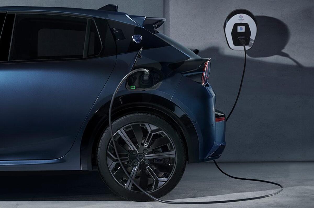 https://www.autocar.co.uk/sites/autocar.co.uk/files/styles/gallery_slide/public/images/car-reviews/first-drives/legacy/lancia_ypsilon_charging.jpg?itok=uu8gl1p4