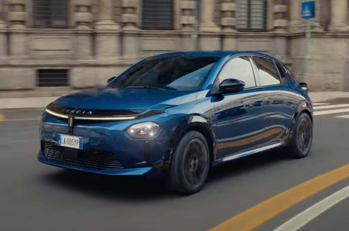 Lancia prezentuje swój pierwszy samochód elektryczny Lancia Ypsilon Lancia prezentuje swój pierwszy samochód elektryczny Lancia Ypsilon
